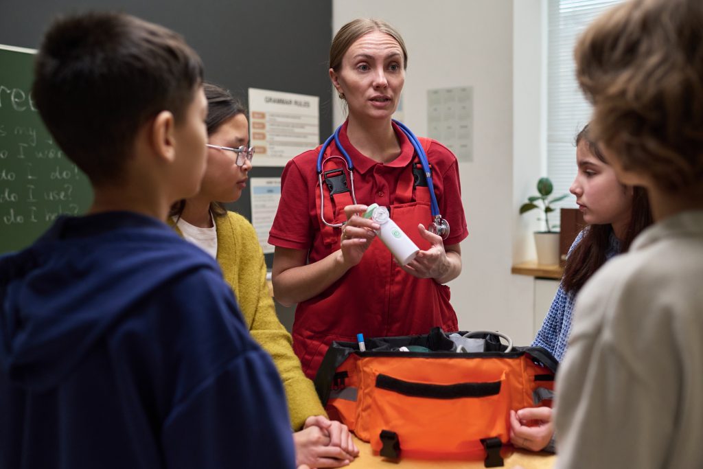 How Schools Should Handle Lice Outbreaks